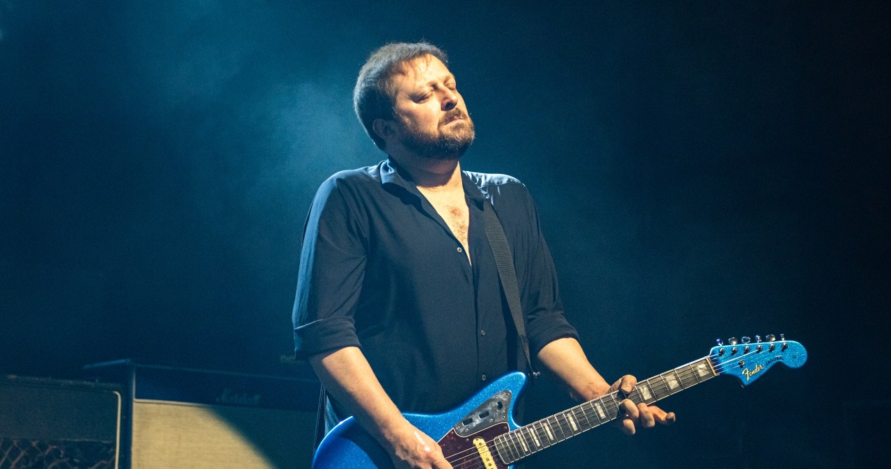 Richard Oakes (Suede): "Nasza muzyka potrafi nas zaskakiwać" [WYWIAD]