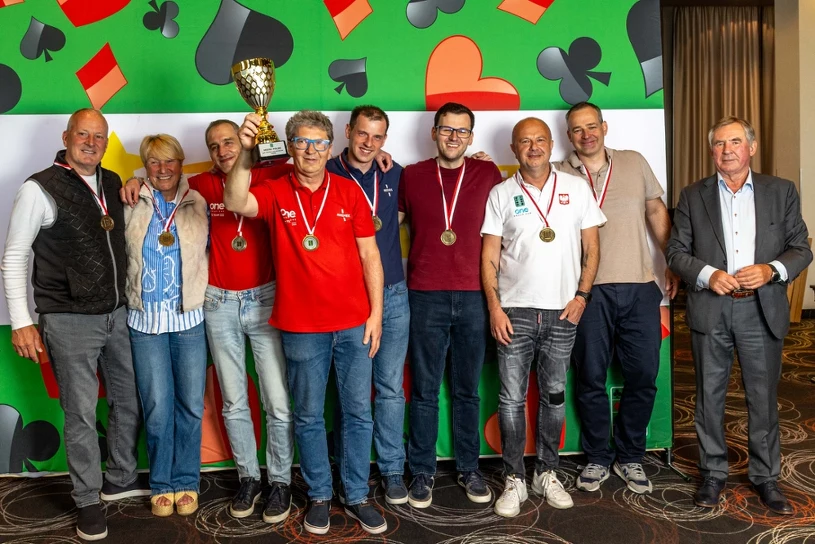 Mistrzowie z Group One ESKOM Team. Znamy medalistów LOTTO Ekstraklasy Brydżowej
