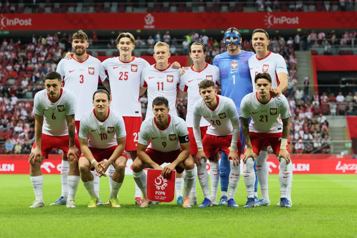 18-letni Kacper Potulski znalazł się w wyjściowej jedenastce na mecz Polski z Nigerią na PGE Narodowym w Warszawie. Obrońca 1. FSV Mainz 05 zadebiutował w piłkarskiej reprezentacji Polski w niedzielnym meczu z Ukrainą (0:2). W ataku zobaczymy Roberta Lewandowskiego.