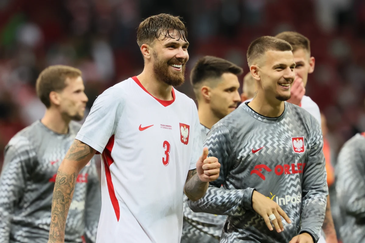 ​Piłkarska reprezentacja Polski zremisowała z Nigerią 2:2 (1:1) w towarzyskim meczu na PGE Narodowym w Warszawie. Remis uratował drużynie Jana Urbana w ostatniej sekundzie doliczonego czasu obrońca Przemysław Wiśniewski, który popisał się mocnym strzałem z dystansu. Pierwszą bramkę w reprezentacji 