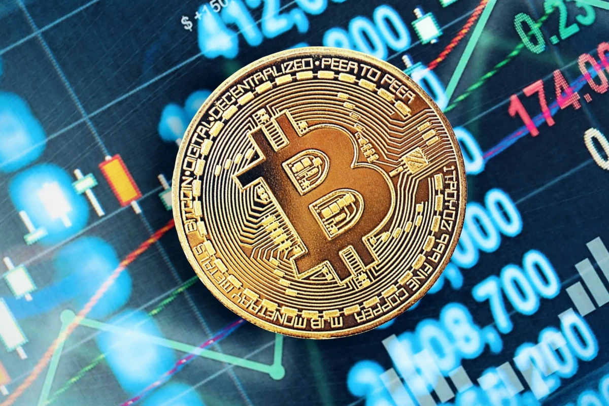 Cena Bitcoina spadła w tym tygodniu o 13 proc. - tym samym jest on najsłabszy od niemal 4 miesięcy. Jak informują dealerzy, inwestorzy z niepokojem obserwują napiętą sytuację na Bliskim Wschodzie, co wpływa negatywnie na nastroje na rynkach.