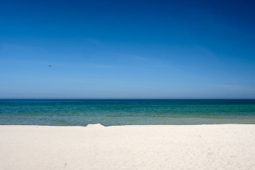 Ukryta plaża na Półwyspie Helskim – rajska oaza nad Bałtykiem