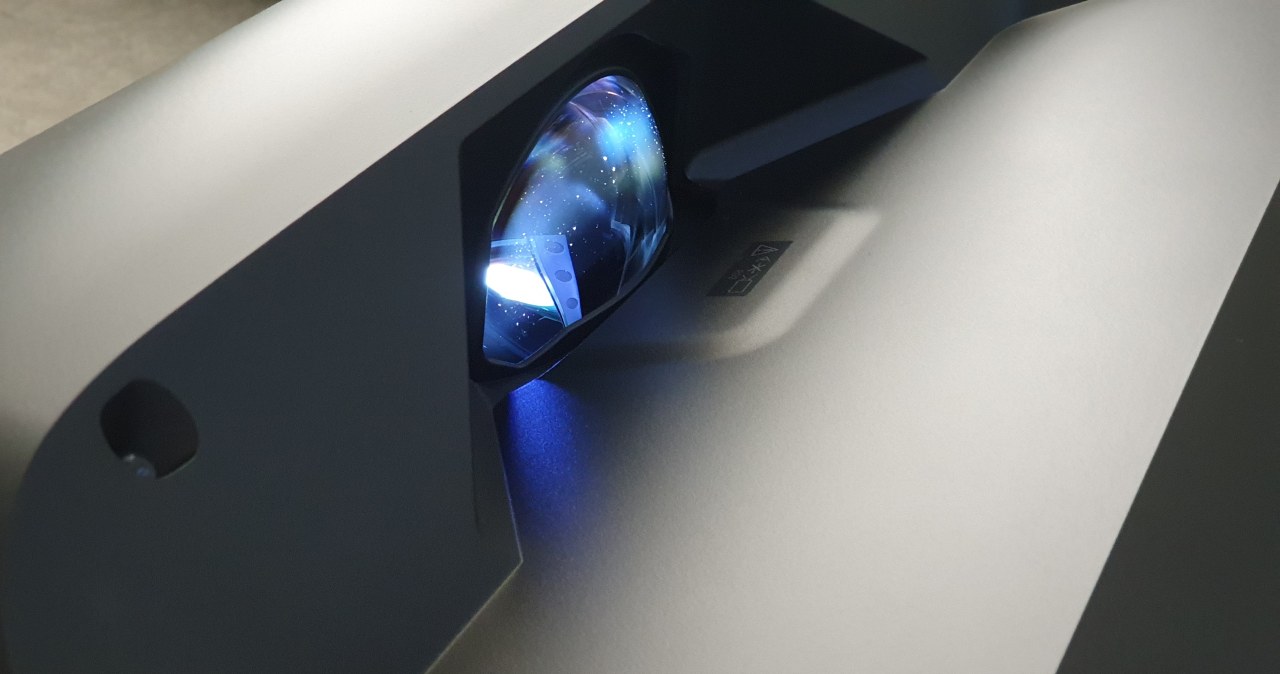 Lifestudio Grand EH-LS670: Wielkie oko Epsona zawsze gotowe do akcji