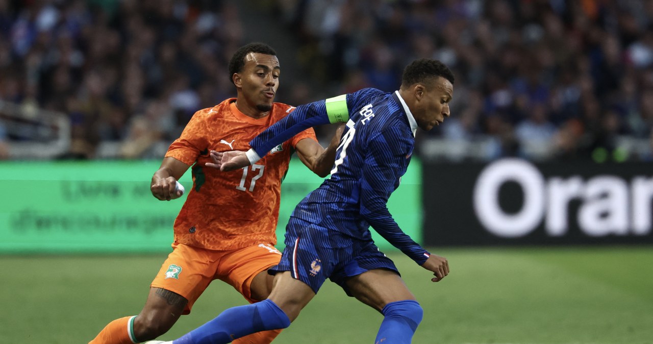 Arbiter runął na murawę. Koniec fantastycznej passy. Mbappe i spółka zatrzymani