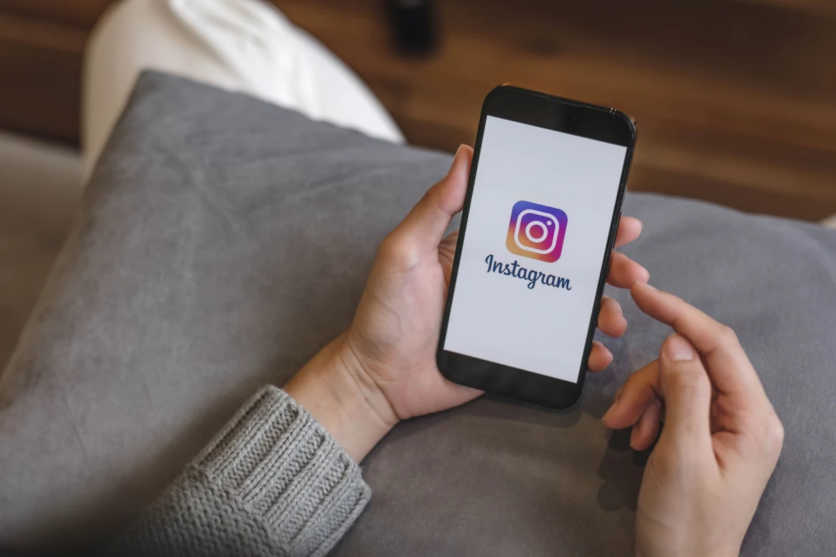 W ostatnich dniach doszło do masowych przejęć kont na Instagramie. Okazało się, że hakerzy wykorzystali sztuczną inteligencję, która zastąpiła ludzki zespół wsparcia i ma szerokie uprawnienia dostępu do profili użytkowników.