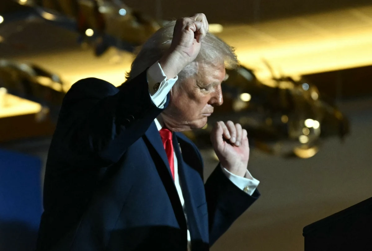 Senat USA przegłosował finansowanie w wysokości 70 mld dolarów dla służb migracyjnych do końca kadencji prezydenta Donalda Trumpa. Teraz ustawa trafi do ostatecznego przyjęcia przez Izbę Reprezentantów. Jak to wpłynie na notowania prezydenta Stanów Zjednoczonych?