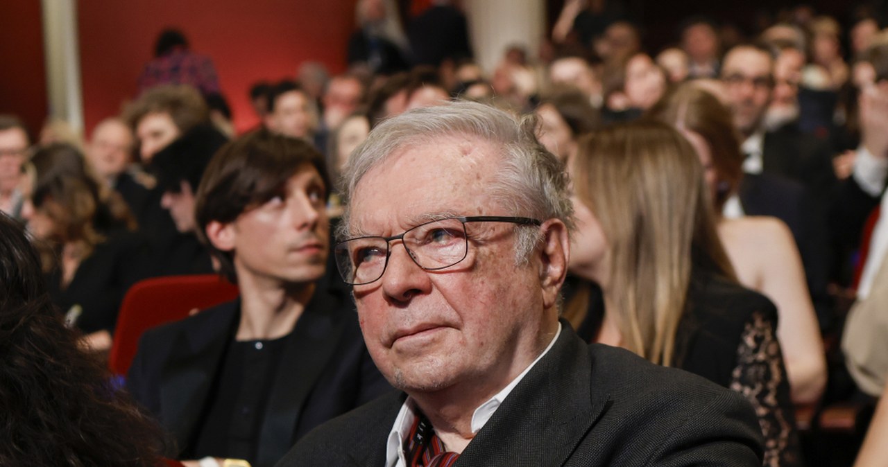 Krzysztof Zanussi doznał wypadku na planie filmu. Film kończył ze szpitala