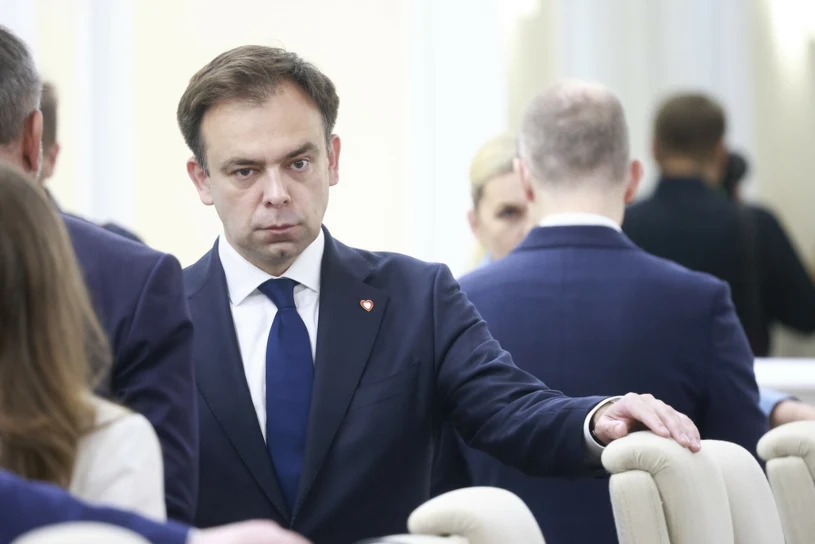 Bez ZUS będzie można zarobić ponad 11 tys. zł. Co ze zbieraczami butelek?