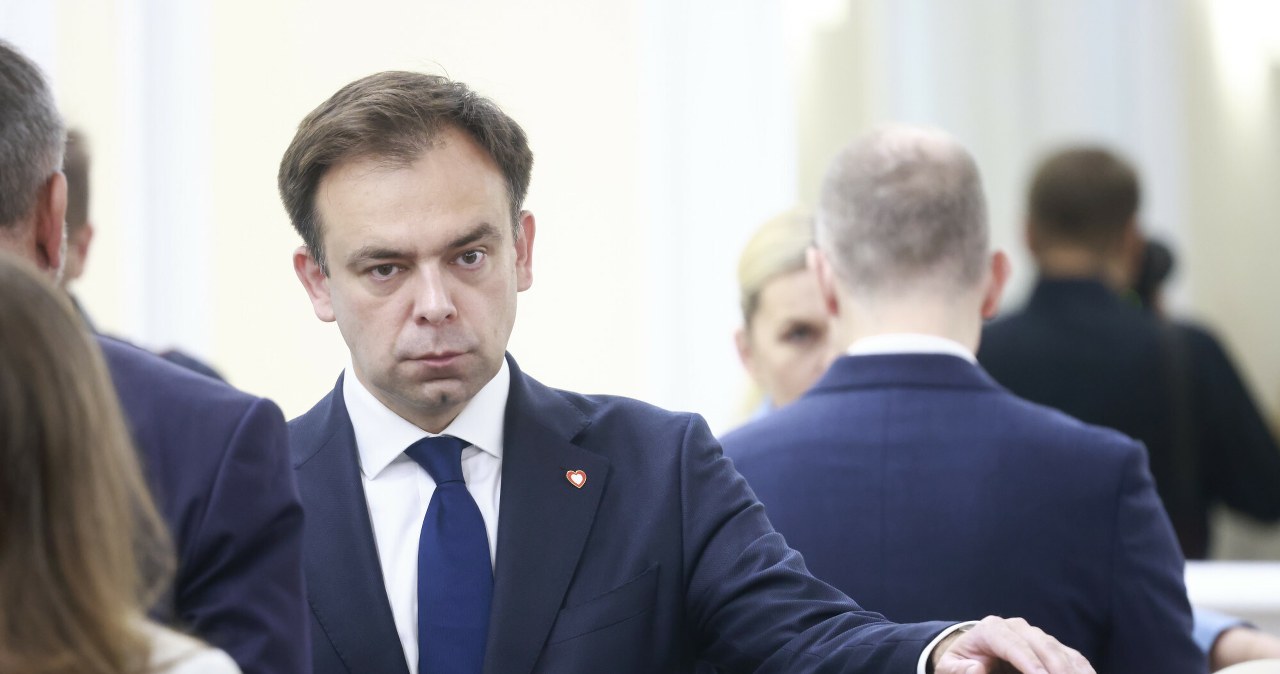 Minister finansów o pożyczce SAFE: Opłaca się bardziej niż wcześniej