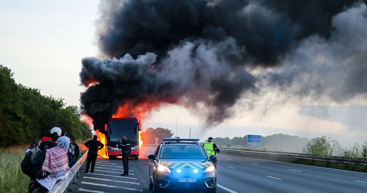 Autokar zapalił się na autostradzie. Od tragedii dzieliły minuty