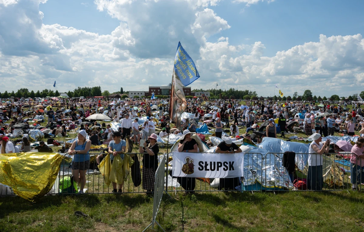 Dominikanie chcą, by za dalsze funkcjonowanie Lednicy w niedalekiej przyszłości odpowiadał nowy podmiot związany z Kościołem. W minioną sobotę na Polach Lednickich w Wielkopolsce odbyło się 30. Ogólnopolskie Spotkanie Młodych Lednica 2000.