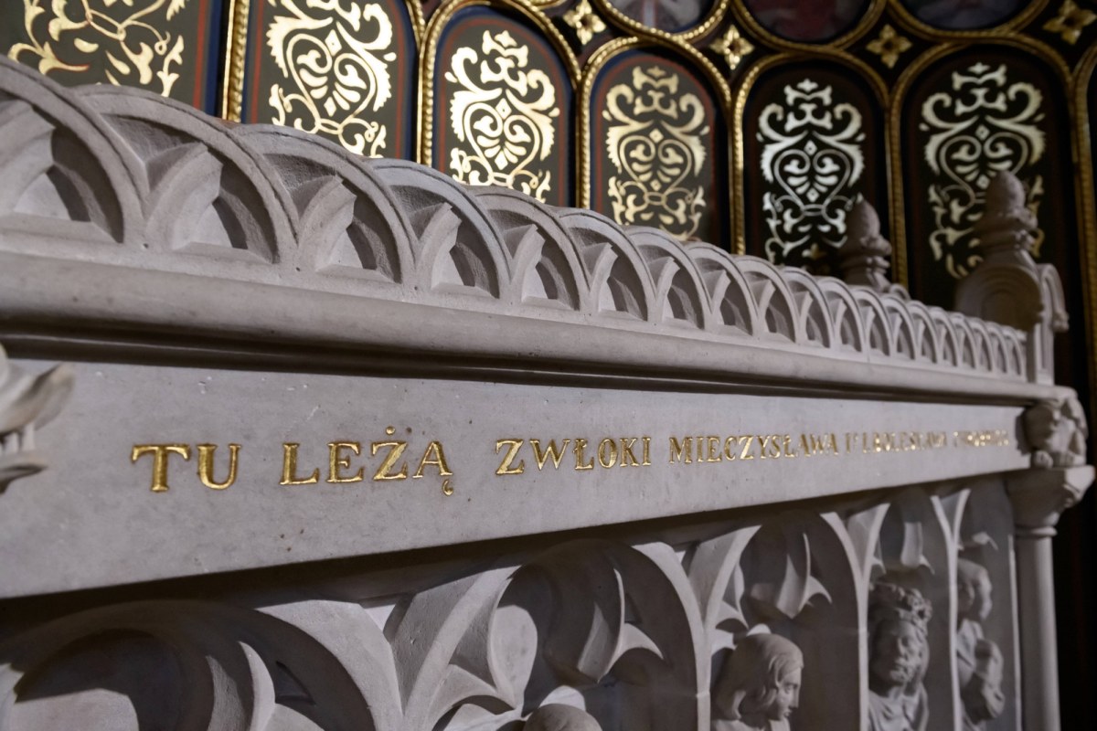 Królewskie szczątki zostaną wystawione w Złotej Kaplicy. Pierwszy raz od wieków