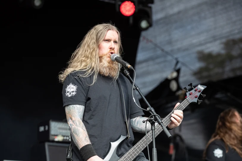 "Zaraźliwe riffy i grobowa atmosfera". Legendy death metalu razem na płycie