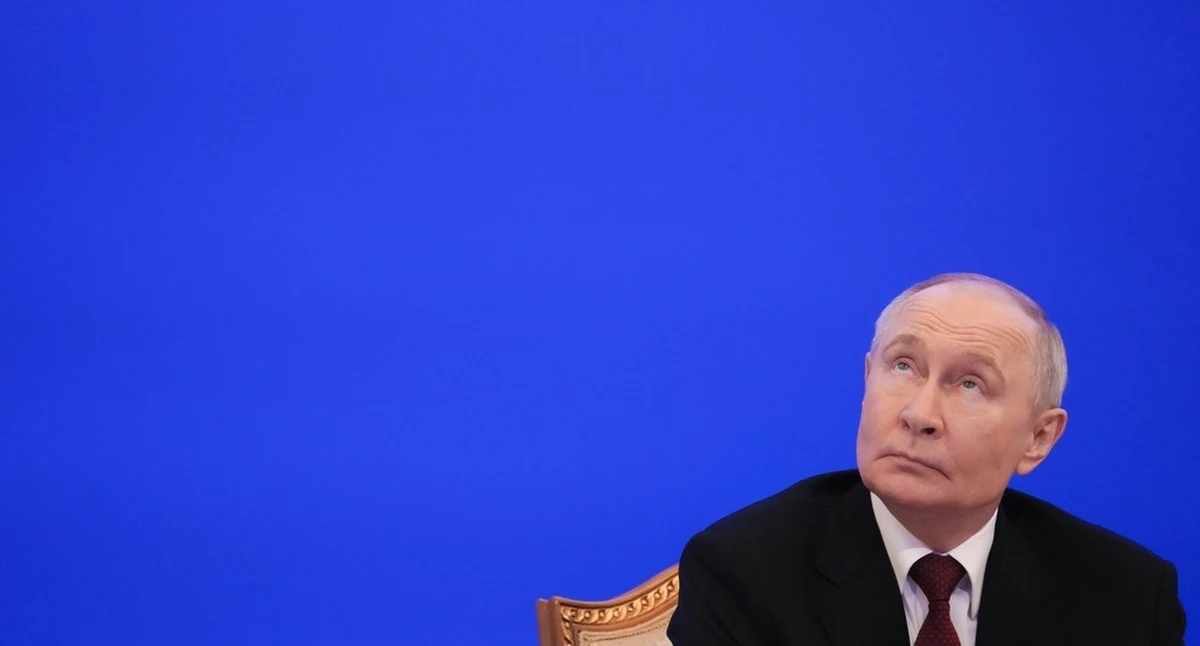 W okolicach rezydencji Władimira Putina na Wałdaju w obwodzie nowogrodzkim pojawiły się siatki antydronowe. Konstrukcje zamontowano nad parkingami dla ciężarówek, niespełna 10 kilometrów od prezydenckiej posiadłości. To prawdopodobnie reakcja na ubiegłoroczną ukraińską operację „Pajęczyna”, podczas której drony wystrzeliwane z ciężarówek zniszczyły rosyjskie bombowce strategiczne.