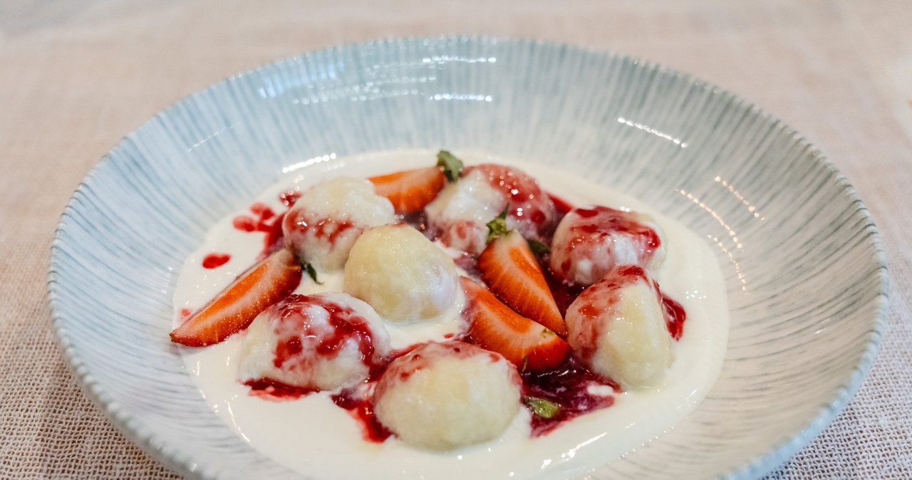 Cynamonowe knedle, które zrobisz szybciej niż pierogi. Smakują obłędnie