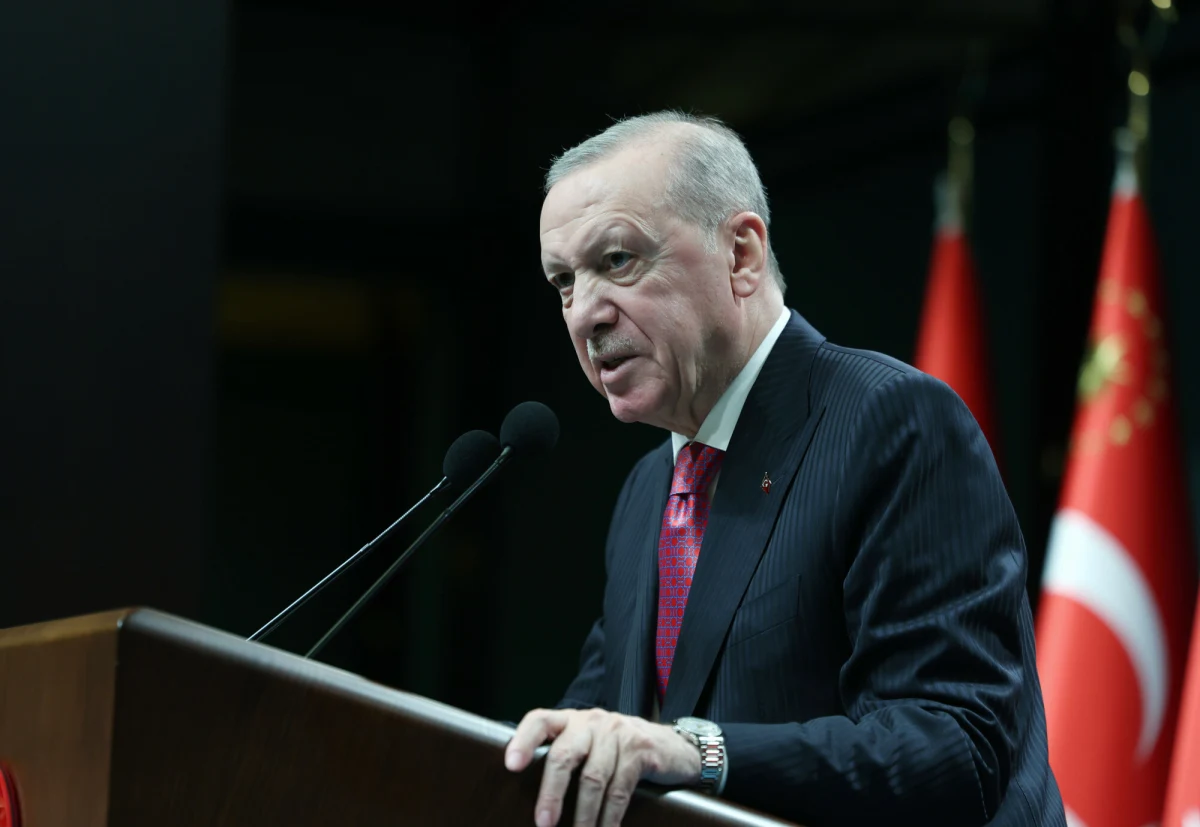 Prezydent Turcji Recep Tayyip Erdogan przekazał w środę, że ataki Izraela na Syrię i Liban osiągnęły poziom, w którym zagrażają Ankarze. Dodał również, że obecna agresja Izraela stanowi zagrożenie dla całego świata. "Musi zostać powstrzymana" - dodał Erdogan.