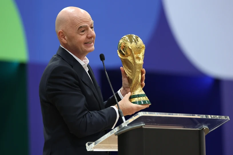 Pierwszy raz w historii. Infantino nie miał hamulców. W tle wybory