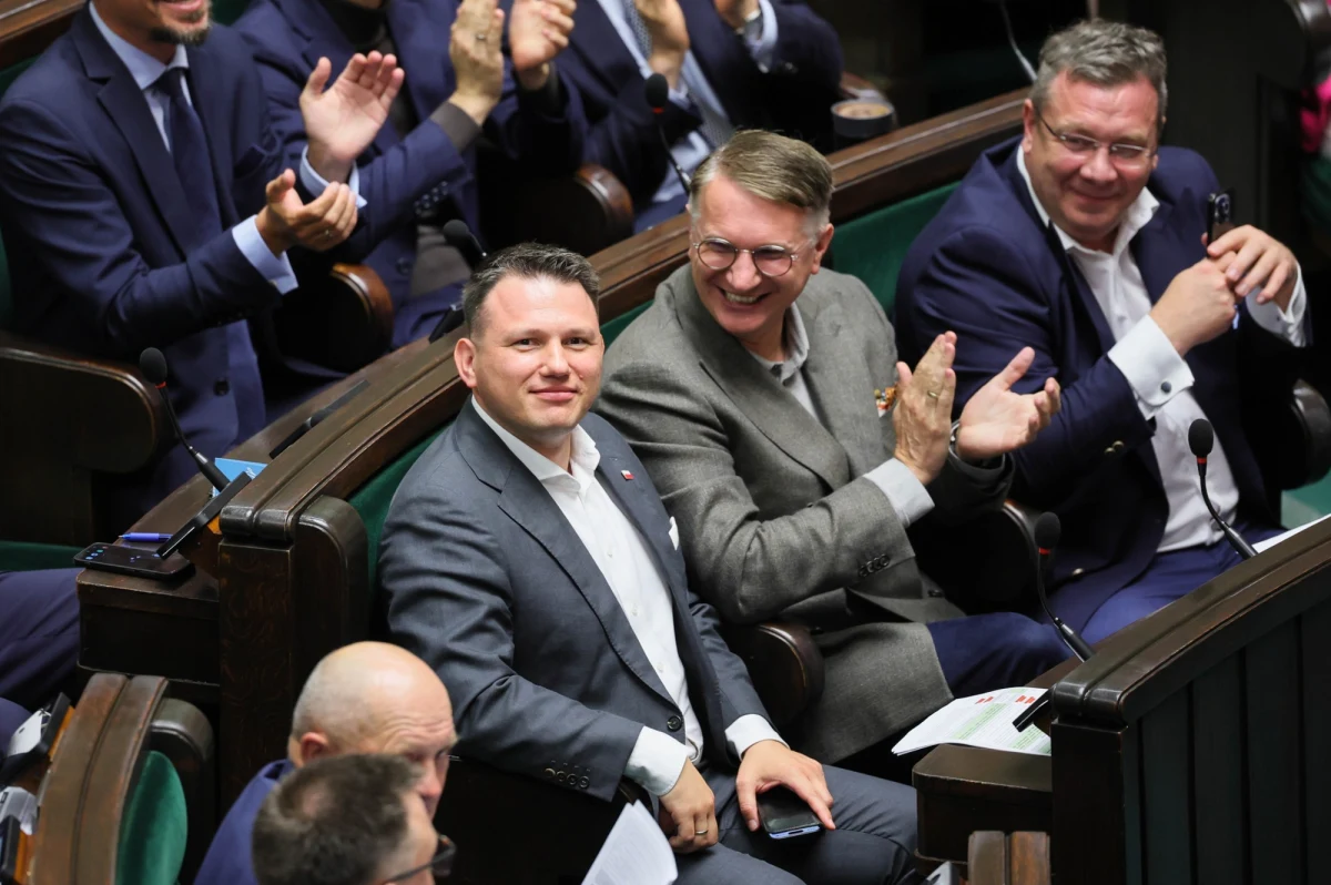Sejm odrzucił wniosek o wyrażenie zgody na pociągnięcie do odpowiedzialności karnej posła Konfederacji Sławomira Mentzena. Chodziło o użycie przez niego racy podczas Marszu Niepodległości 11 listopada 2025 roku.