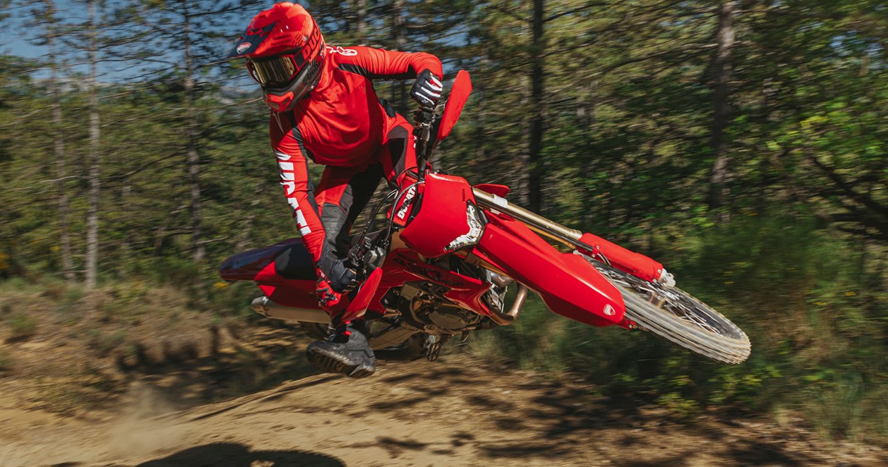Ducati wchodzi do świata enduro. Jeden cylinder i 450 cm3 pojemności