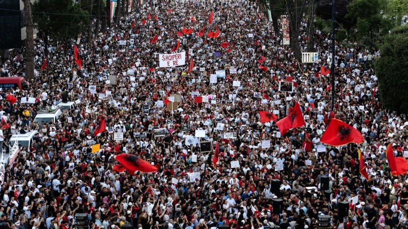 "Rewolucja flamingów" przejęła ulice. 11. dzień masowych protestów
