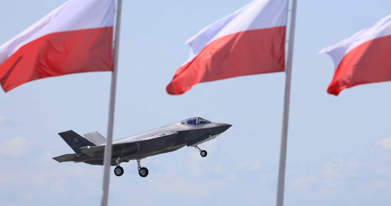 Trwa lot F-35 nad polskimi miastami. Zobacz zdjęcia