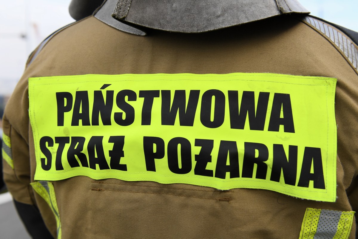Pożar w dawnej papierni w Szczecinie. Przetwarzano tam opony