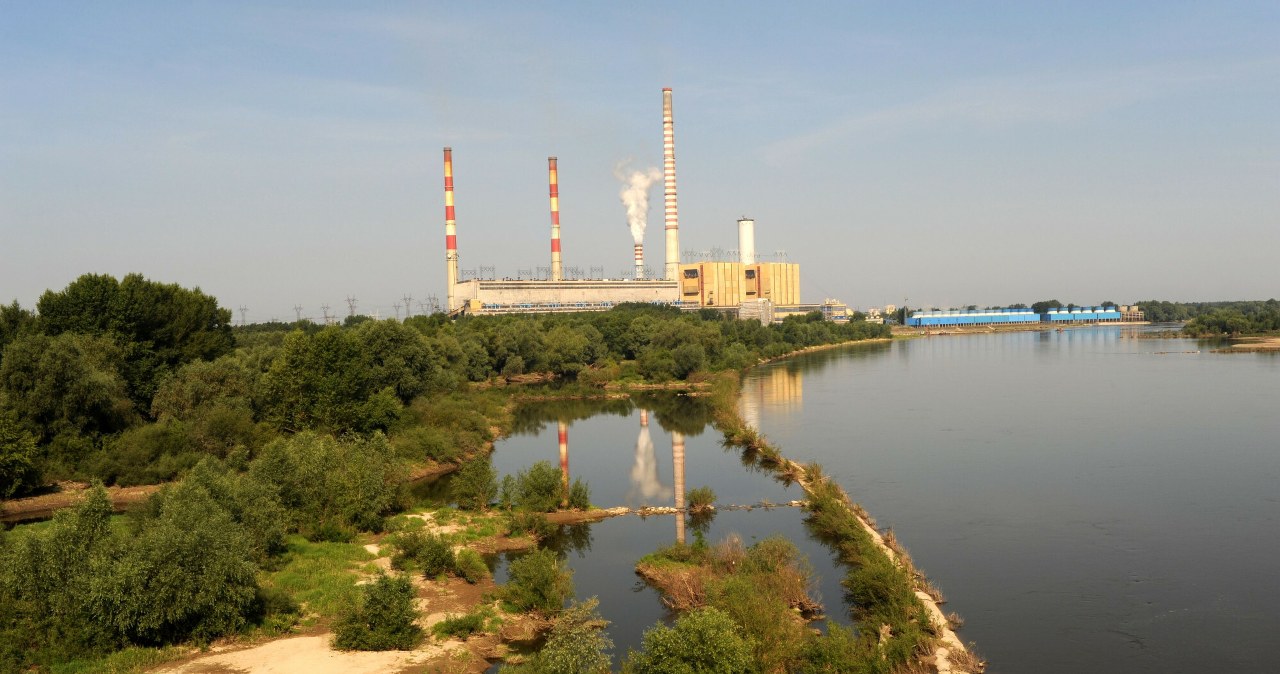 Polskie elektrownie mierzą się z upałem. PSE: Sytuacja jest napięta