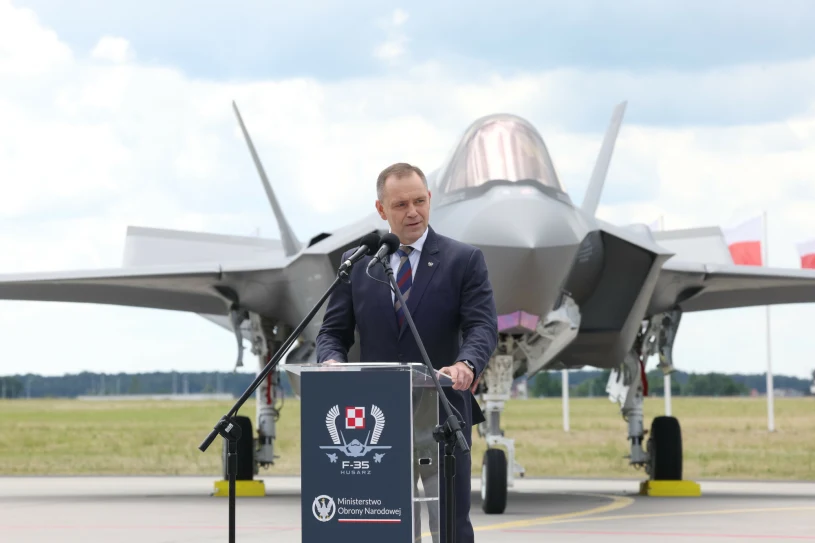 "Husarze" wchodzą do służby w Polsce. Prezydent o "przełomowym skoku"