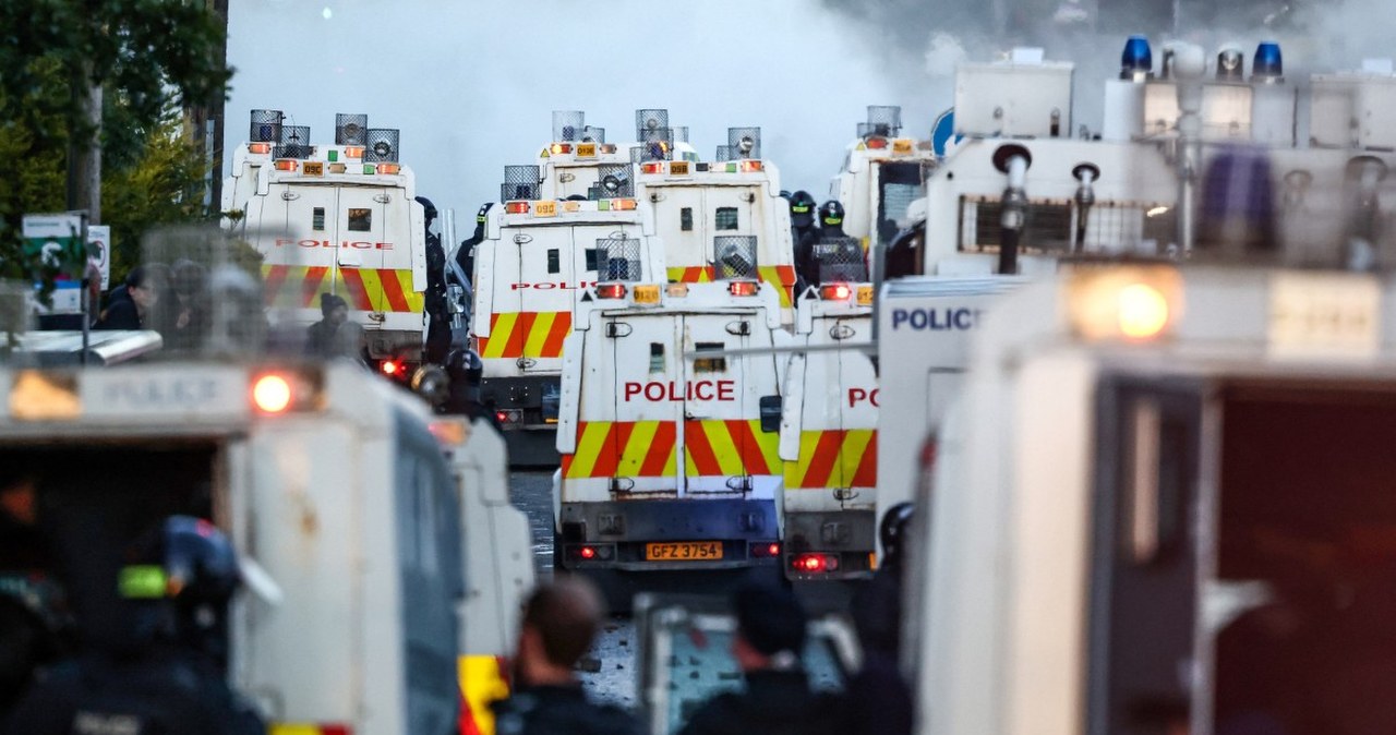 Irlandia Północna, Belfast. Chaos w mieście, studenci opuszczają domy Irlandia Północna, Belfast. Chaos w mieście, studenci opuszczają domy