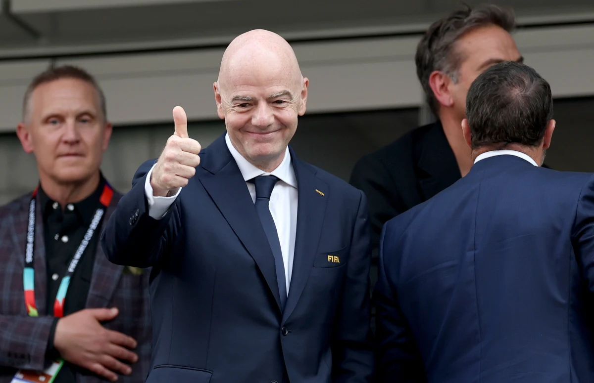 Piłkarska reprezentacja Włoch po raz trzeci z rzędu nie zakwalifikowała się na mundial. "Może awansuje, jak będą grały 64 drużyny albo i 228" - zadrwił szef FIFA Gianni Infantino. Szybko zareagował włoski minister sportu.