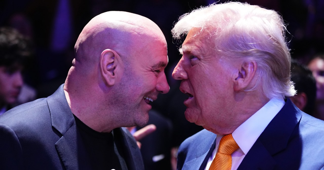 Odliczanie do gali u Trumpa. Wykrzyczał do mikrofonu. Mówił o pieniądzach