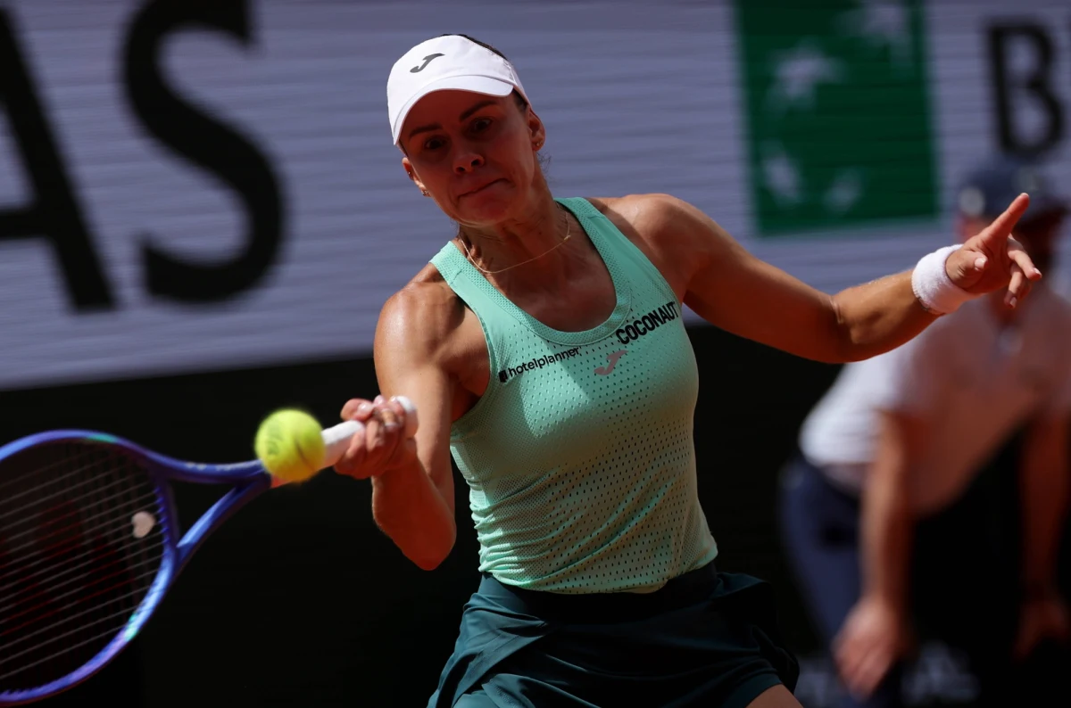Magda Linette nie zagra w finale turnieju WTA 250 na kortach trawiastych w 's-Hertogenbosch. Polska tenisistka przegrała po ponad dwugodzinnym boju z Barborą Krejcikovą 4:6, 6:7 (4-7).