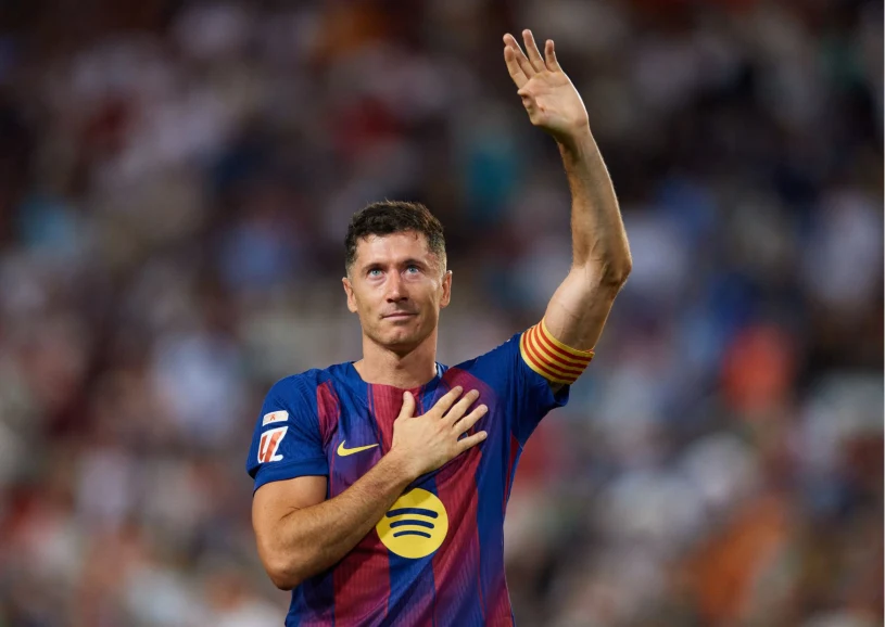 Robert Lewandowski już w USA. Nagle padła kwota. 330 milionów