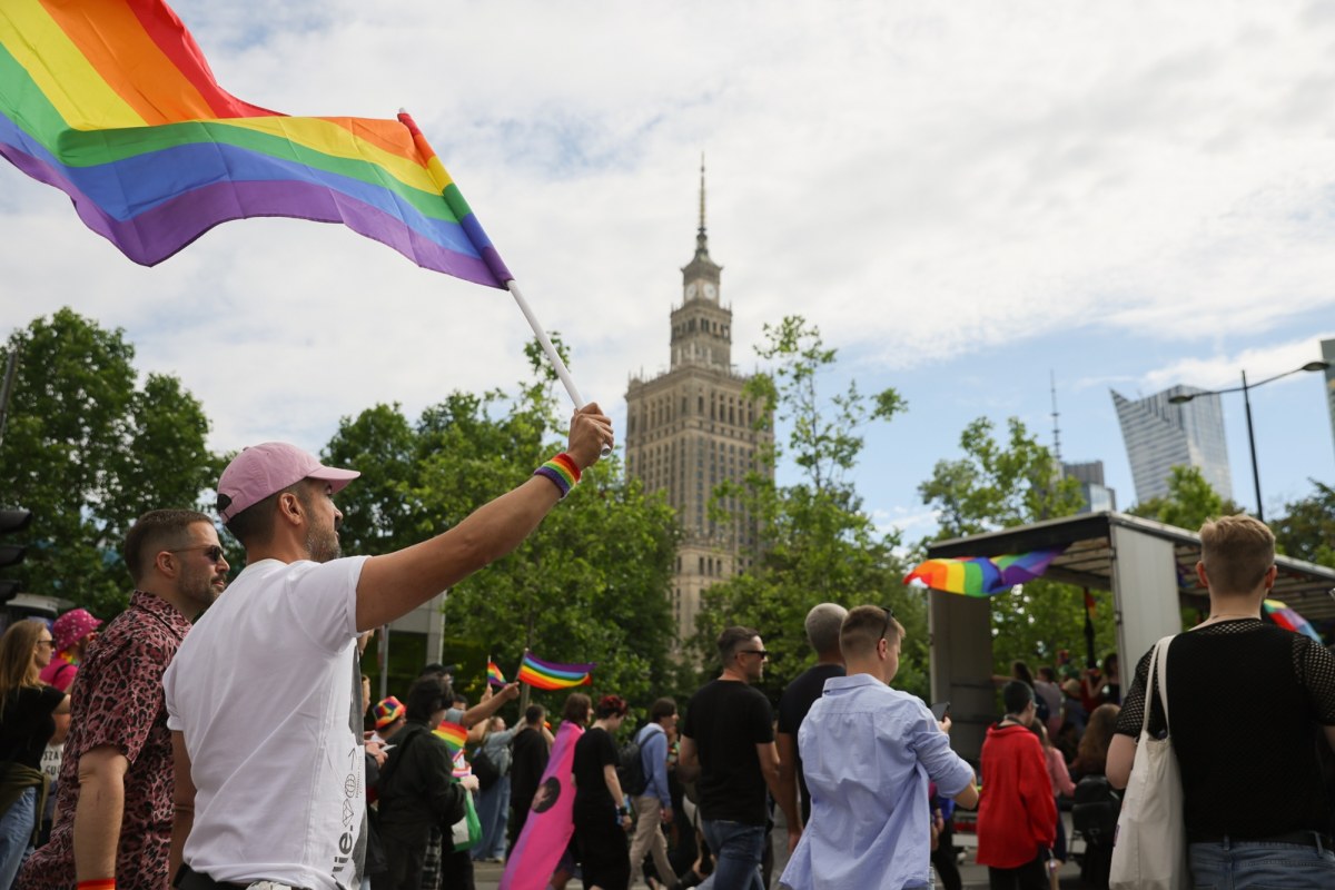 "Let people love 1  another." The anniversary Equality Parade marched through Warsaw