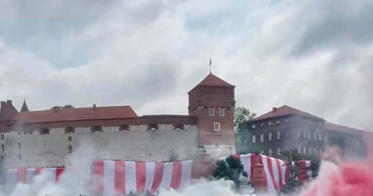 Wezwali policję na Wawel. Szukają świadków. 125 osób wylegitymowanych
