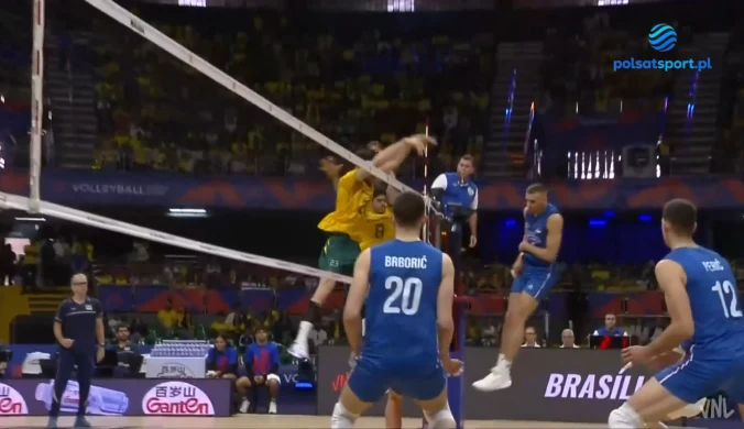 Siatkarze Brazylii pokonują Serbię 3:0 i prowadzą w Lidze Narodów [WIDEO]