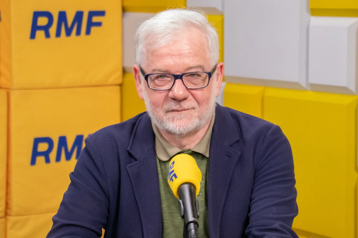 Prezydent Karol Nawrocki przebywa w Waszyngtonie na 80. urodzinach prezydenta USA Donalda Trumpa. Czy to okazja do poruszenia pilnych spraw w stosunkach polsko-amerykańskich? Czy Karol Nawrocki może przywieźć z USA obietnicę stałej obecności wojsk amerykańskich w Polsce? Czy udział głowy państwa w uroczystościach to sukces? Na te i inne pytania odpowie były minister spraw zagranicznych Jacek Czaputowicz, który będzie gościem Porannej rozmowy w RMF FM. Zapraszamy!