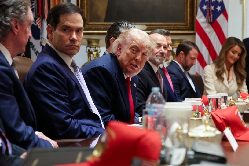 Najpierw rozmowa Trumpa z Zełenskim, potem z Putinem. Strony ujawniają kulisy