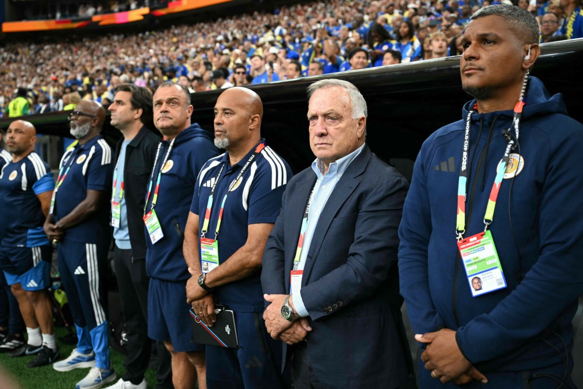 Miało go nie być na mundialu. Poleciały łzy, Advocaat stał się rekordzistą