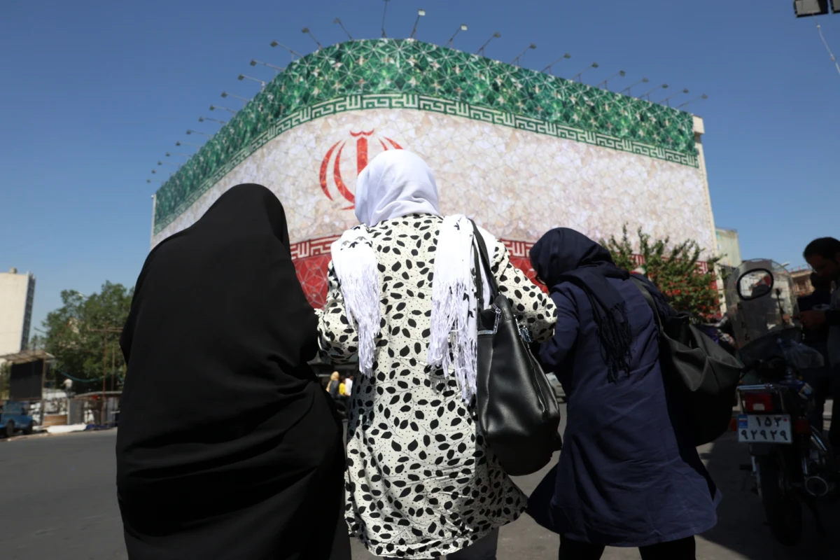 Iran zamknął swoją przestrzeń powietrzną w obawie przed potencjalnym atakiem na Izrael  - przekazał w niedzielę wieczorem portal Times of Israel. Mają o tym świadczyć dane z monitoringu lotów. Decyzja zapadła po eskalacji napięć między Izraelem a wspieranym przez Teheran Hezbollahem. 