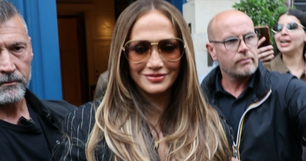 Jennifer Lopez udowadnia, iż garnitur może być niezwykle modny. To hit lata 2026