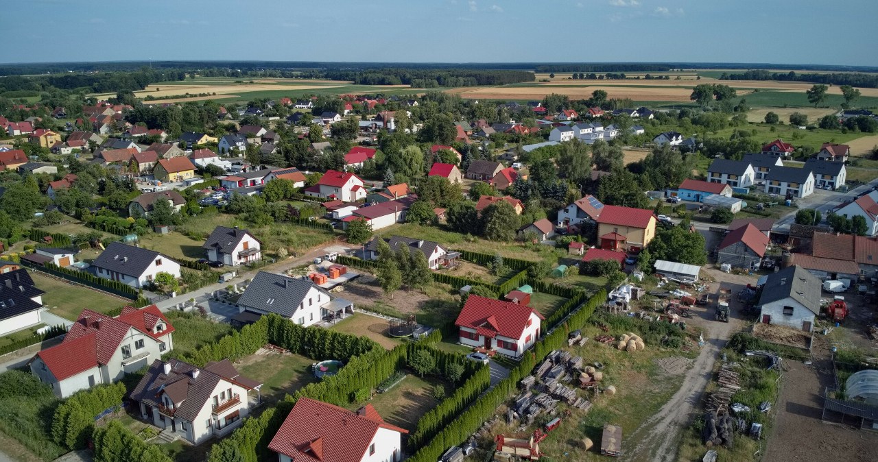 Setki polskich gmin mogą zniknąć. Ekspert: Muszą od tego odejść