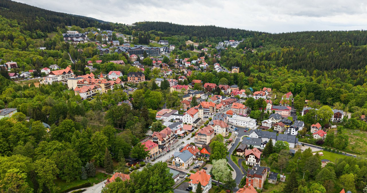 Świeradów-Zdrój — uzdrowisko w Górach Izerskich zachwyca seniorów