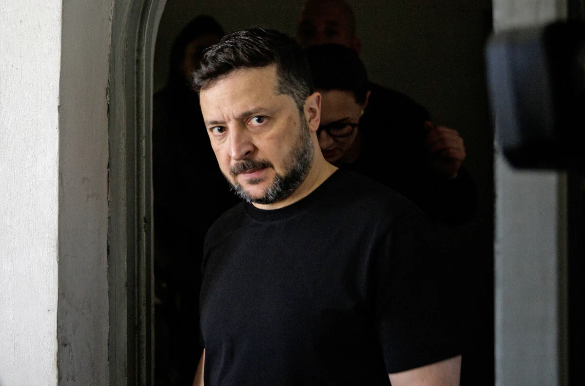 "Daliśmy kilka dni stronie ukraińskiej. Prezydent Zełenski powinien podjąć decyzję, ma jeszcze na to chwilę czasu, by jednak ta jednostka nie nosiła imienia bohaterów UPA" - przekazał dziś na antenie TV Republika rzecznik prezydenta RP Rafał Leśkiewicz. Dodał, że dotychczas "w zasadzie nie ma" reakcji ukraińskiej na oczekiwania Polski w tej sprawie.