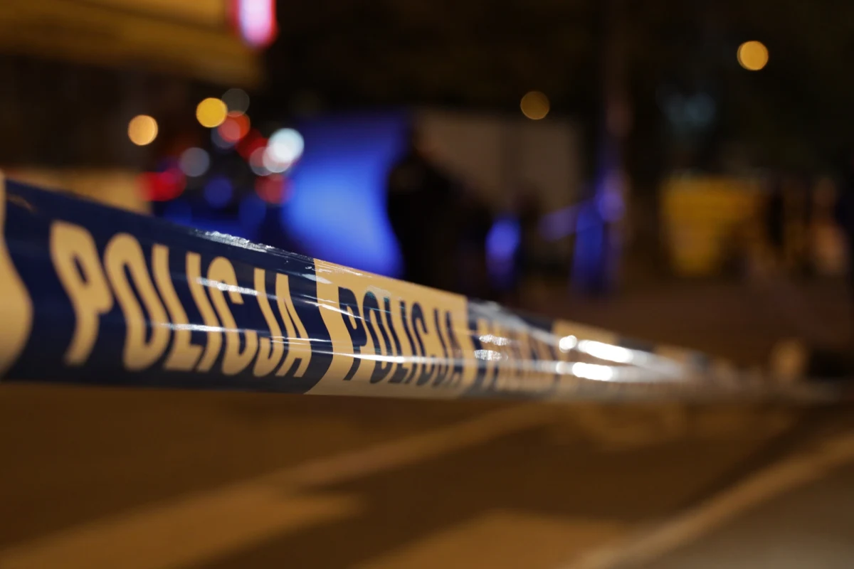 Policjanci z Małopolski wyjaśniają okoliczności śmierci 19-latki z gminy Mszana Dolna. Po kilkugodzinnej obławie w lesie znaleziono ciało mężczyzny. To najprawdopodobniej poszukiwany w związku z tą sprawą były chłopak ofiary.