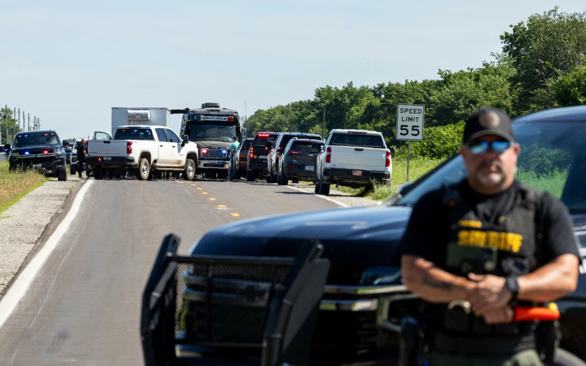 Śledczy badają przyczyny katastrofy małego samolotu, który w niedzielę rozbił się w pobliżu Butler w amerykańskim Missouri. Na pokładzie było 12 osób - pilot i skoczkowie spadochronowi. Wszyscy zginęli. 