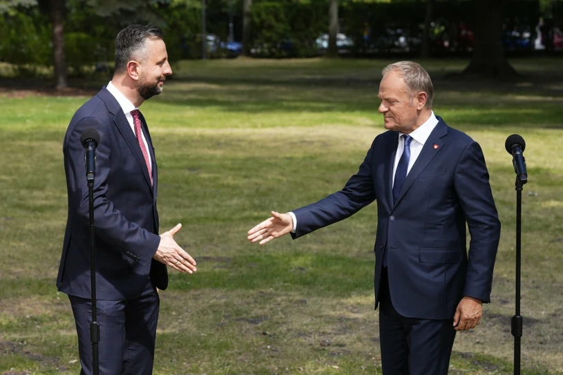 Tusk wyciągnie rękę do słabnącego w sondażach PSL? "Życie nie znosi próżni"