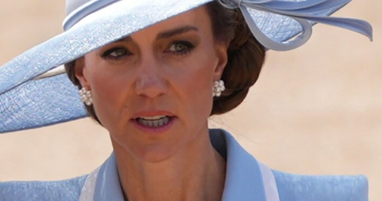 Kate pokazała dziwny gest na paradzie. Ekspertka uznała to za jasny sygnał