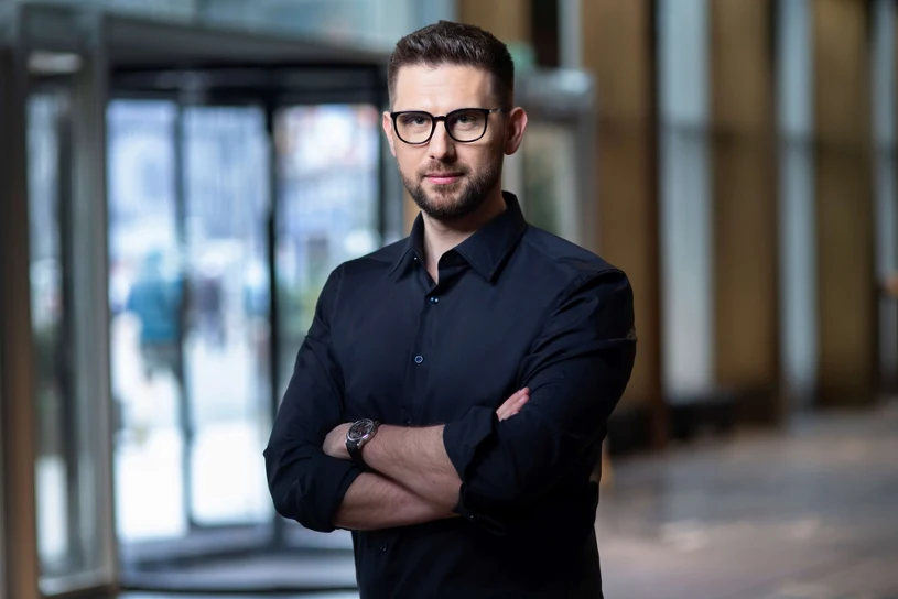 Piotr Żak Prezesem Zarządu Grupy Polsat Plus przez kolejne trzy lata