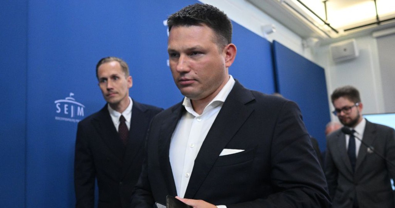 "W bardzo złym świetle". Mentzen uderza w Nawrockiego, w tle spór o UPA